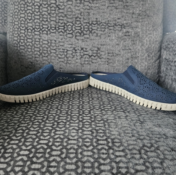 Women's Navy Slip-On Loafers - Picture 5 of 6